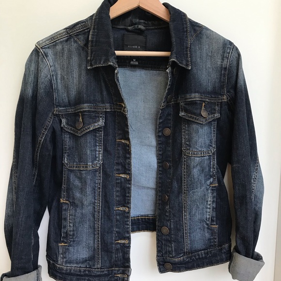 Cropped denim jacket. - Picture 1 of 3